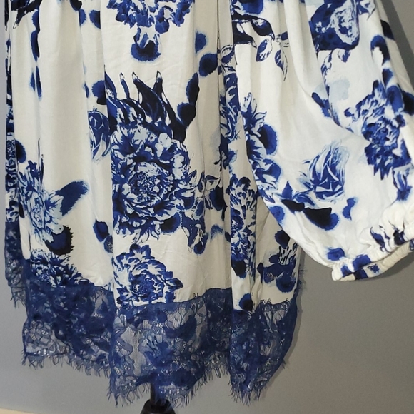 NWT Chelsea & Theadore top - Picture 3 of 8